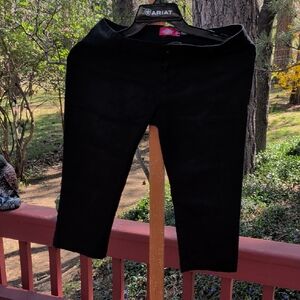 DickieBlack Capris